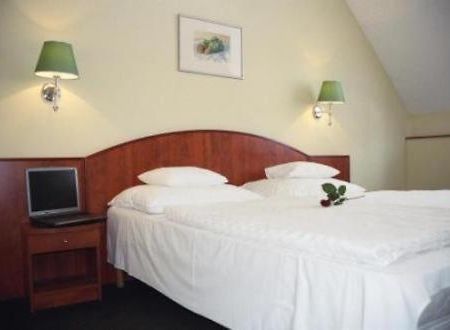 Gottwald Hotel Tatabanya Phòng bức ảnh